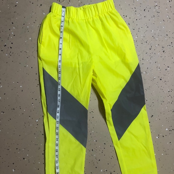 Fashion nova neon lime lounge set! - Picture 4 of 13